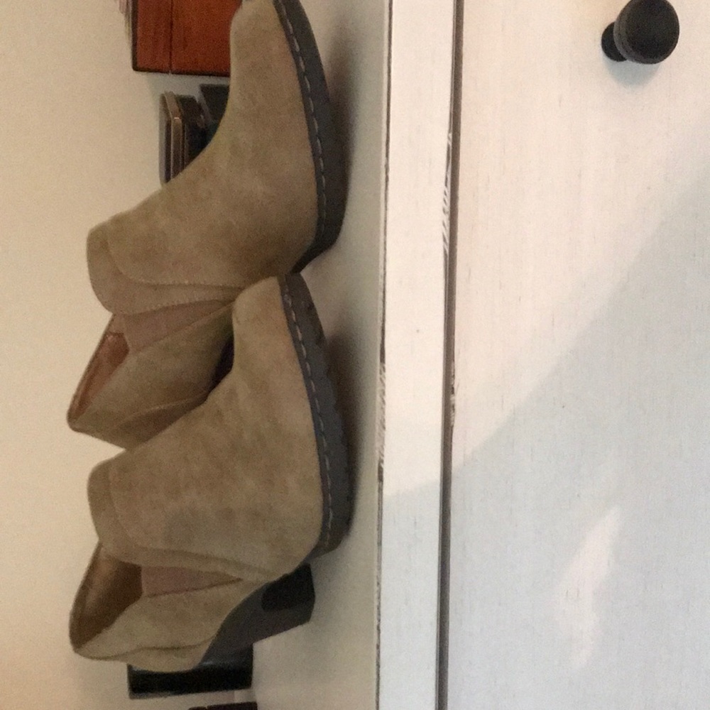 Ankle boots